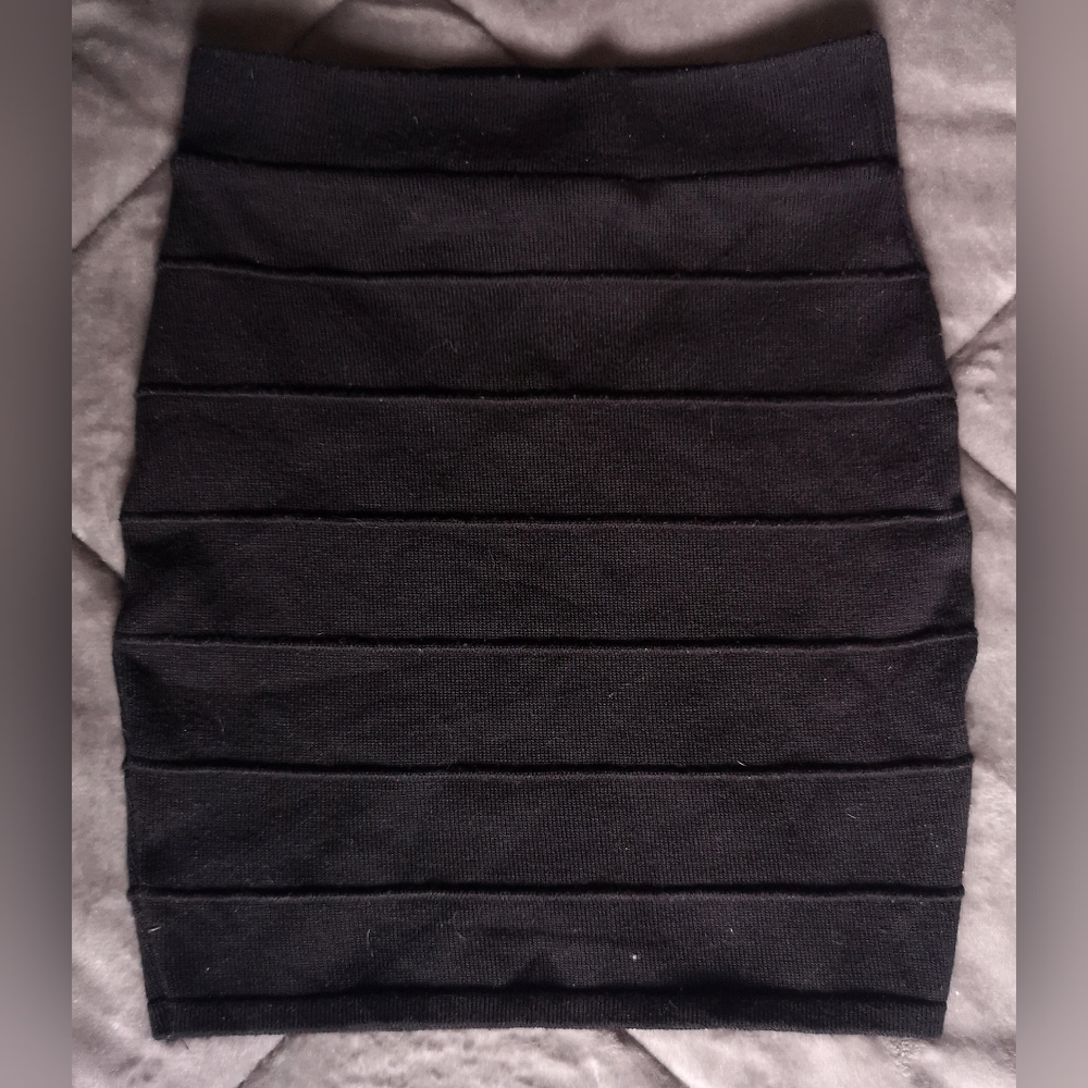 LIMITE SKIRT SIZE S
